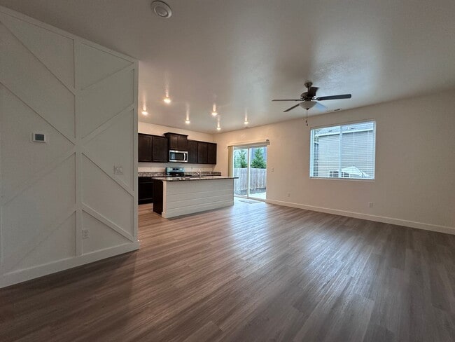 Building Photo - PLEASANT VALLEY STUNNER!! NEWER CONSTRUCTI...