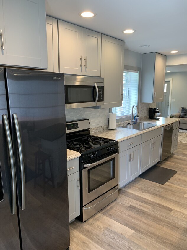 Foto principal - 20 Hickok Ave