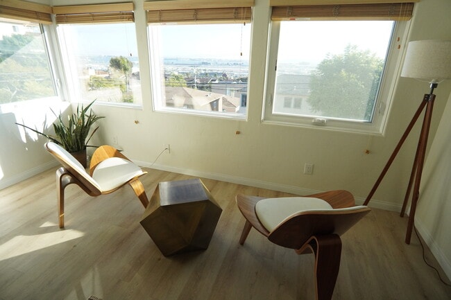 Building Photo - 1814 Linwood St