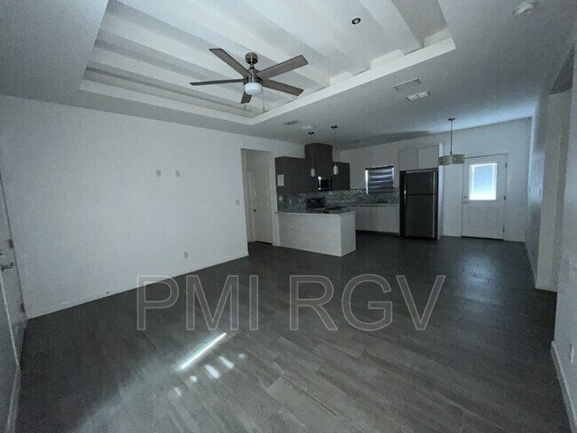 Foto del edificio - 805 W Garrison Dr