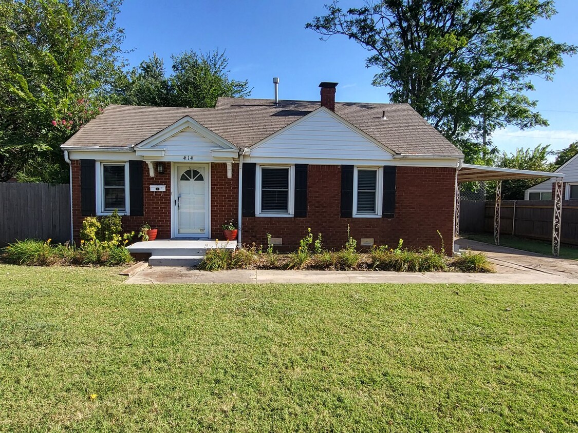 Primary Photo - Remodeled 2 bedroom, 1 bathroom house in C...