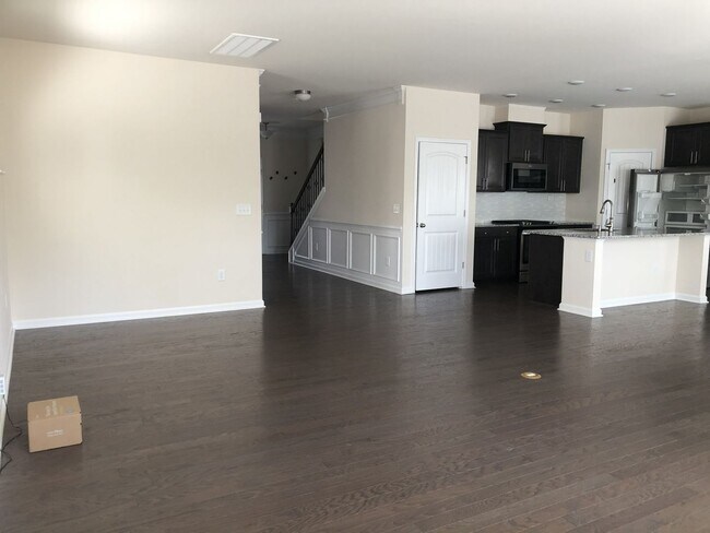 Foto del edificio - 4 Bed, 3 Bath in Desirable Apex