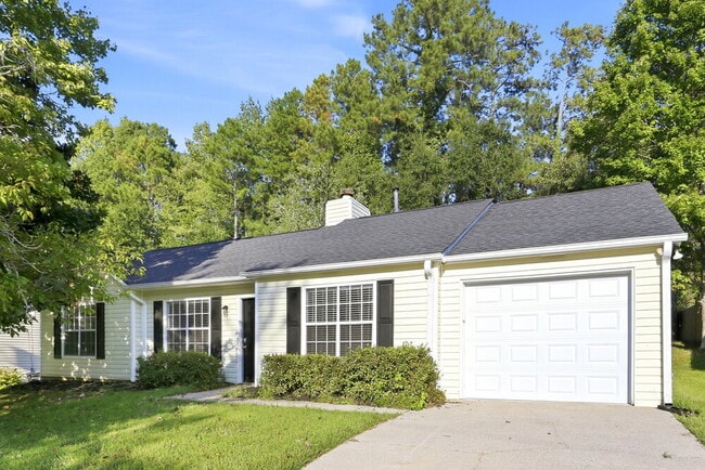 Building Photo - 4961 Hampstead Ln