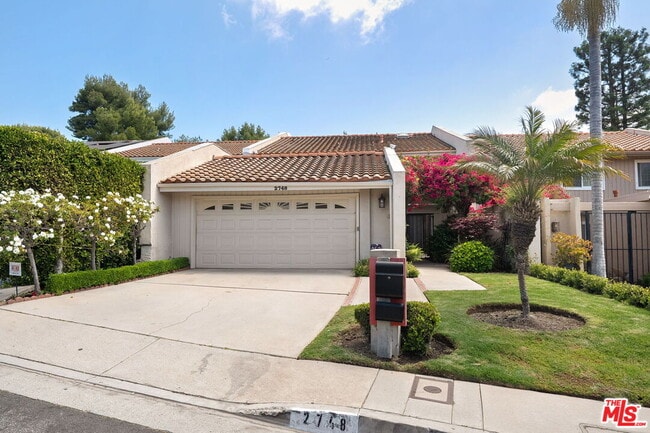 Building Photo - 2748 Bottlebrush Dr