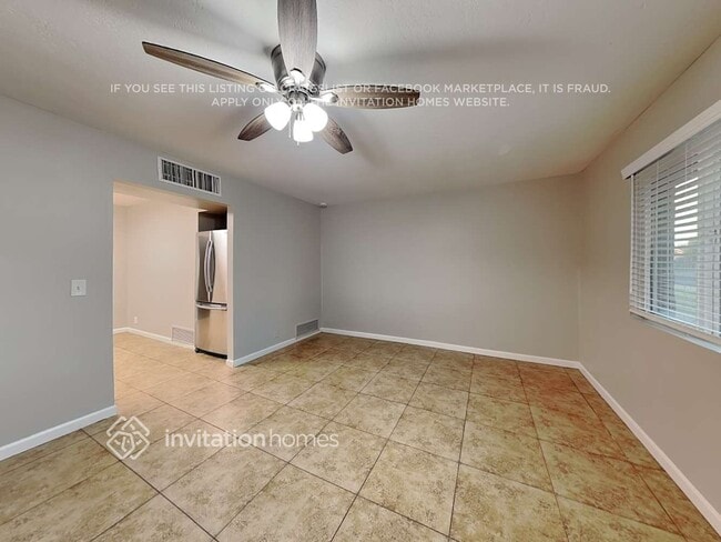 Building Photo - 141 E Millett Ave