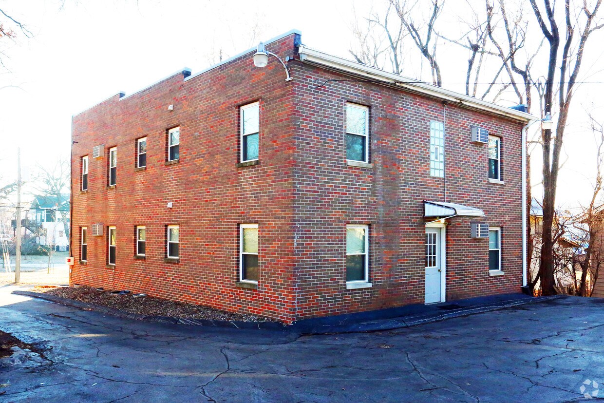 Building Photo - 630-636 22nd St