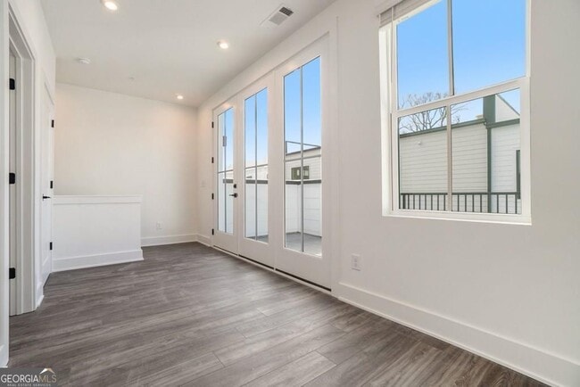 Foto del edificio - 1829 Gotham Ln NE