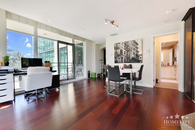 Photo du bâtiment - Belaire – Spacious 2 Bed, 2 Bath Concrete High-Rise with Ocean Views in White Rock