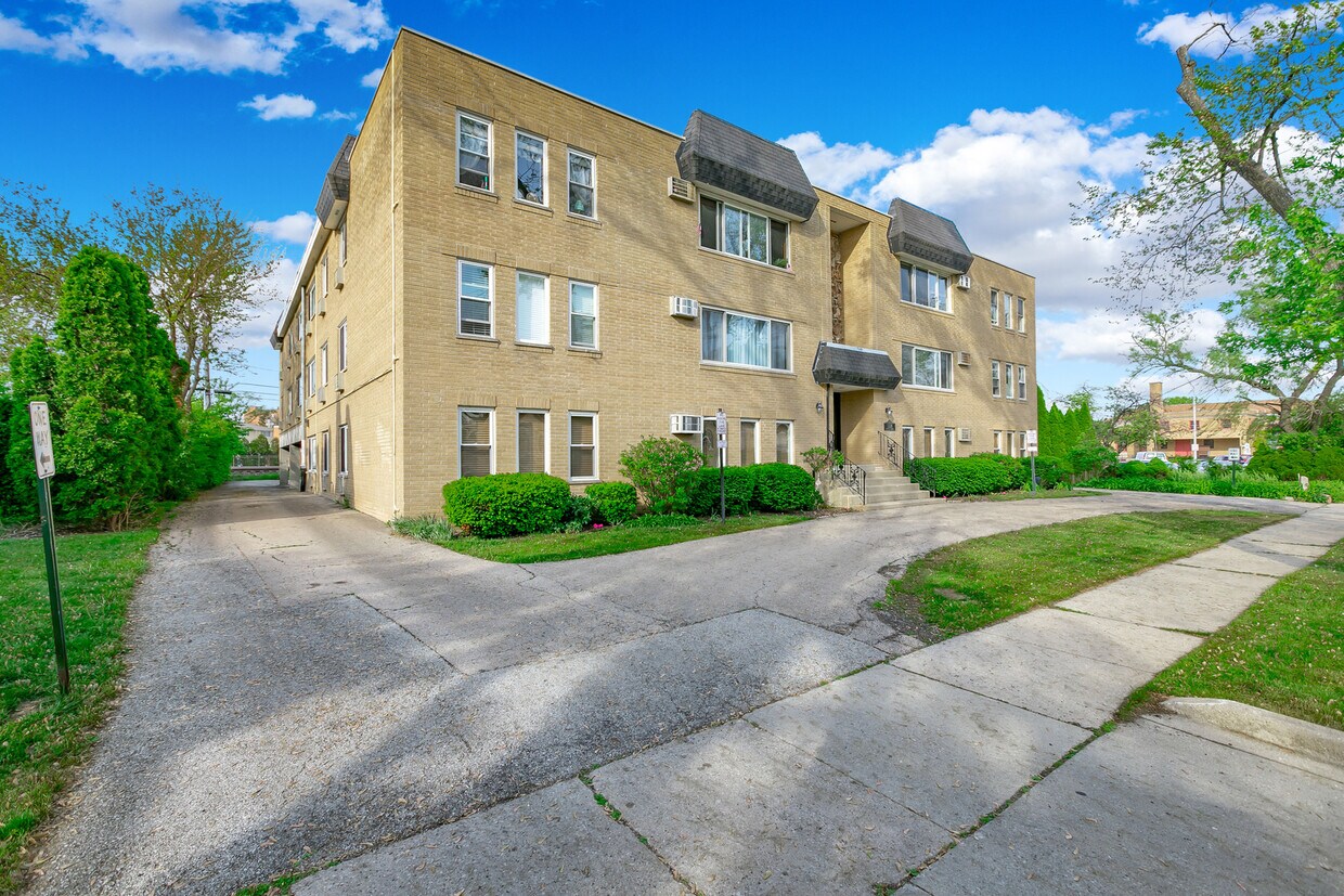 Primary Photo - 1328 Webford Ave
