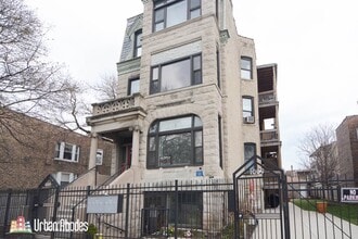 Building Photo - 1009 N Sacramento Ave