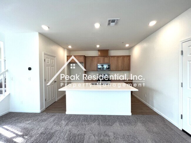 Building Photo - Beautiful Brand New Elk Grove 3bd/2.5ba!
