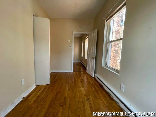 Building Photo - 896 Huntington Ave