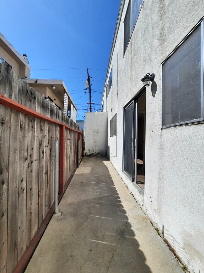 Building Photo - 1448 Berkeley St