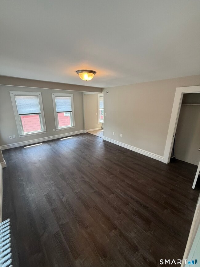Building Photo - 210 N Cherry St