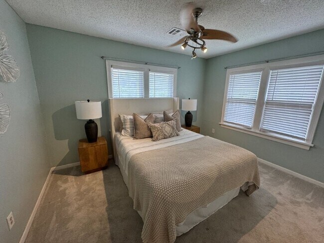 Foto del edificio - Cutest 3 bed with historic charm, so close...