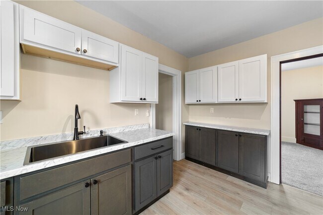 Foto del edificio - 4360 W 45th St