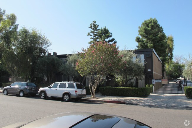 Foto del edificio - 18552-18554 Collins St