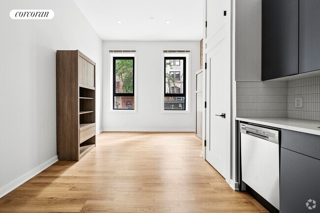 Building Photo - 317 W 51st St