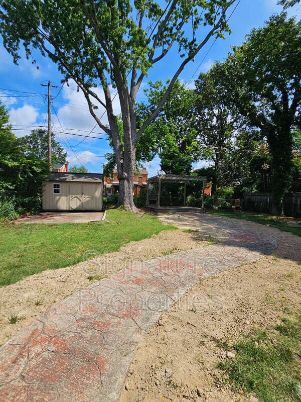 Building Photo - 2308 New Berne Rd