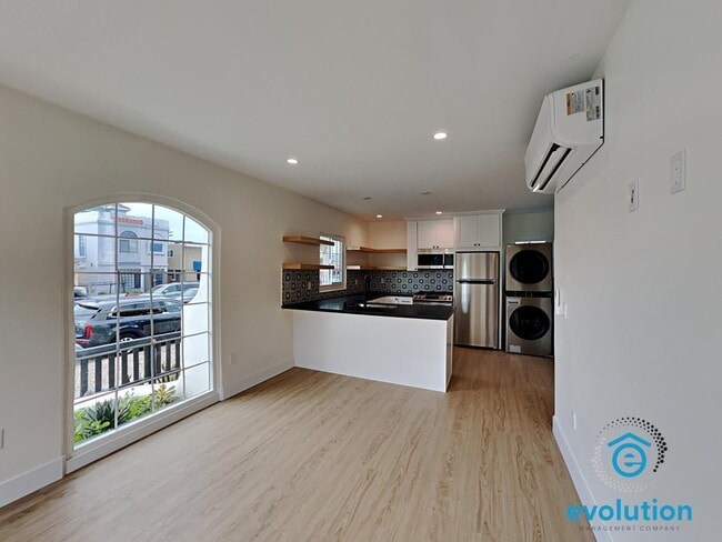 Building Photo - 3831-3835 3rd Avenue - 3835 3rd Ave Apt 1