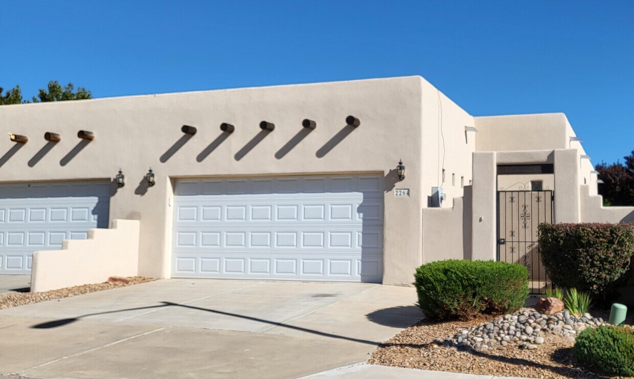 2264 Cll De Ortiz, Los Lunas, NM 87031 Townhome Rentals in Los Lunas NM