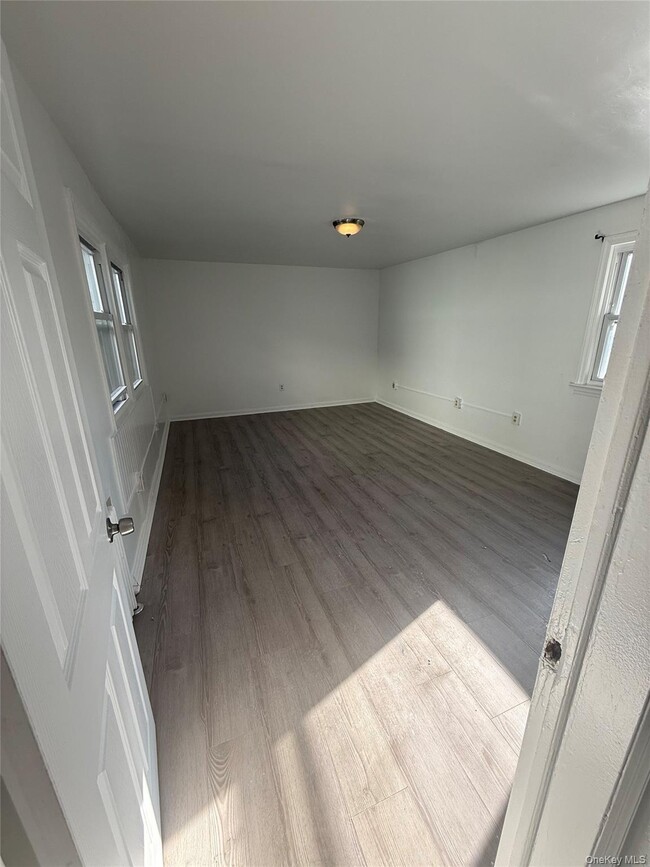 Building Photo - 437 3rd St