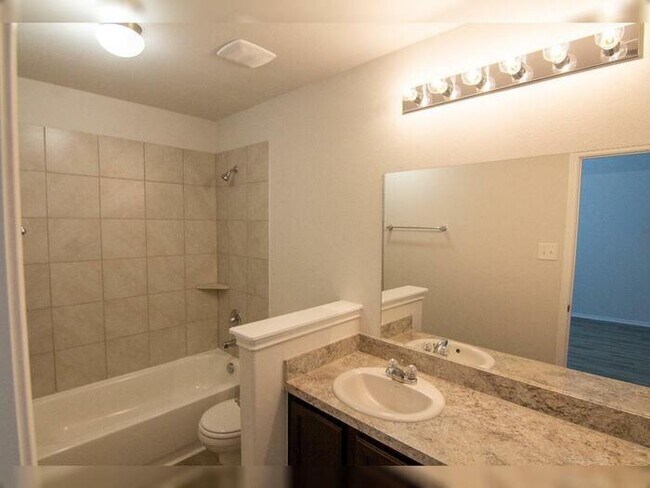 Foto del edificio - 3907 Silver Ranch Rd