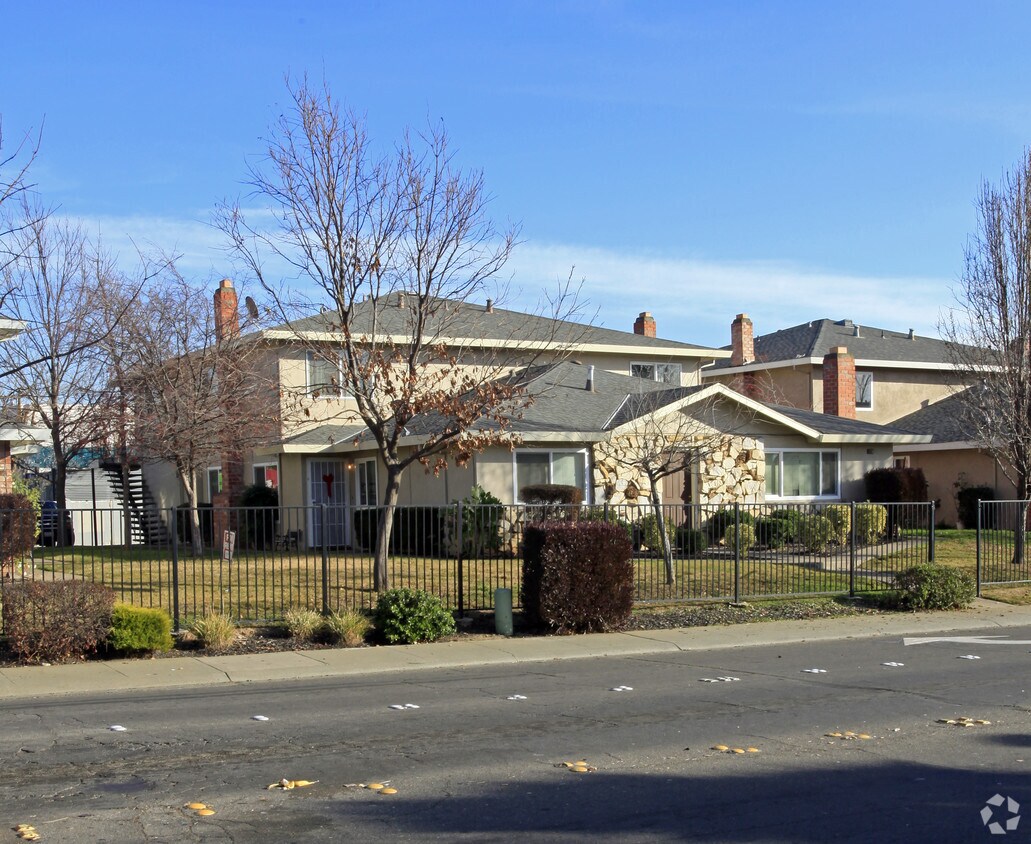 Building Photo - 5607 42nd St