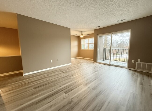 Foto del edificio - 214 Meadowview Ln