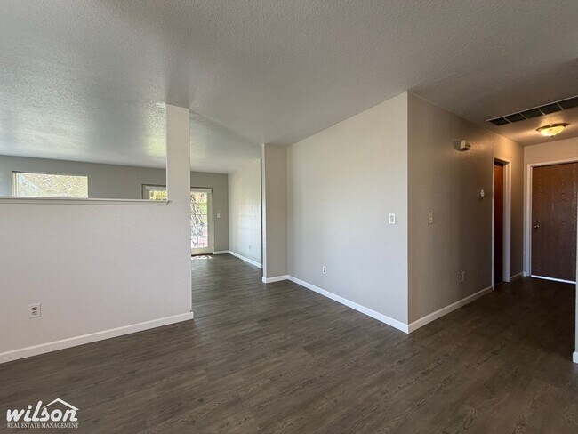 Foto del edificio - 5606 Mt Clemens Way