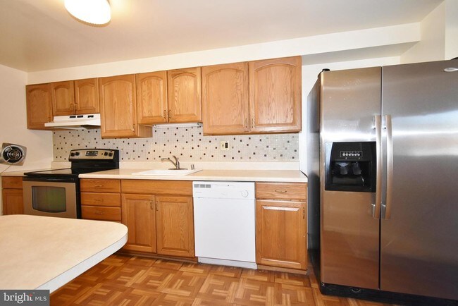 Building Photo - 955 Regina Dr