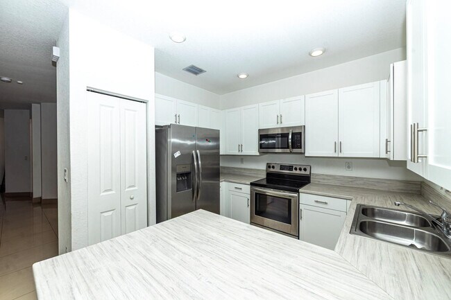 Foto del edificio - 20920 NE 8th Ave