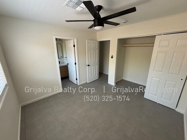 Building Photo - 2926 N Winstel Blvd