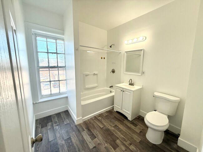 Foto del edificio - 73 Saratoga Ave