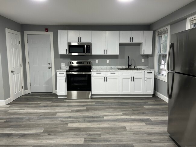 Foto del edificio - 92-98 Boswell Ave