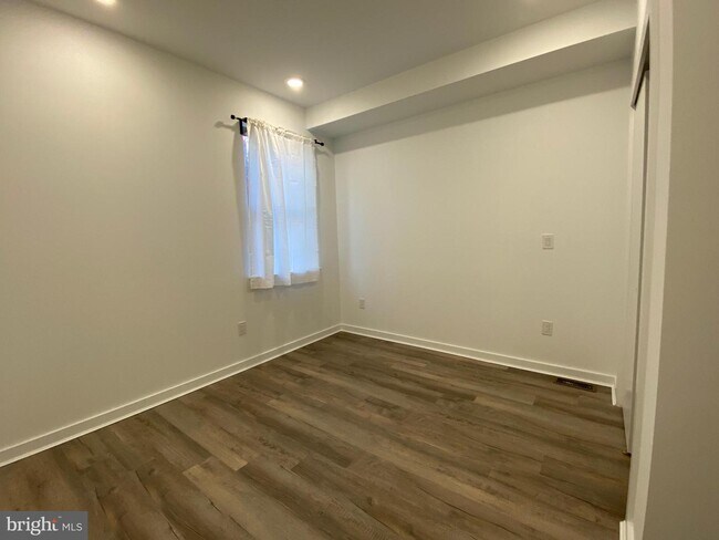 Building Photo - 709 N 44th St