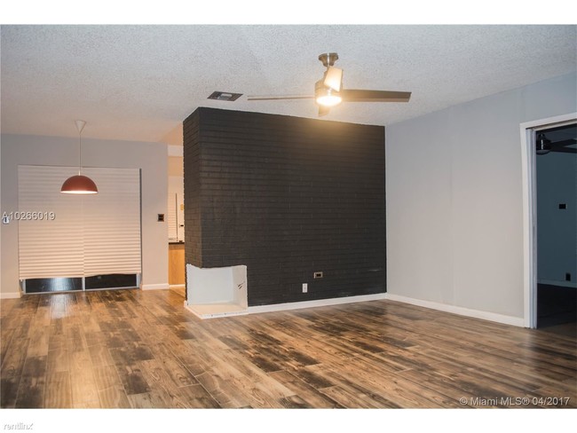 Building Photo - 7140 Granada Blvd