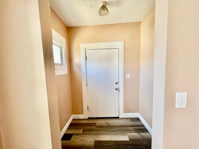 Building Photo - 719 W Jefferson St