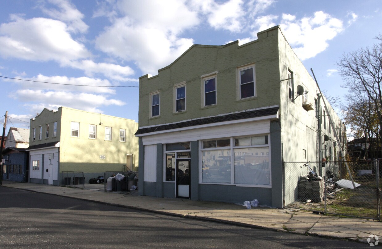 Primary Photo - 192 Belmont Ave