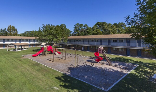 Building Photo - 1809 Debarry Ave