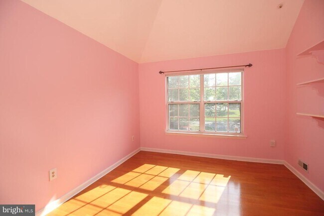 Building Photo - 522 Brickhouse Rd