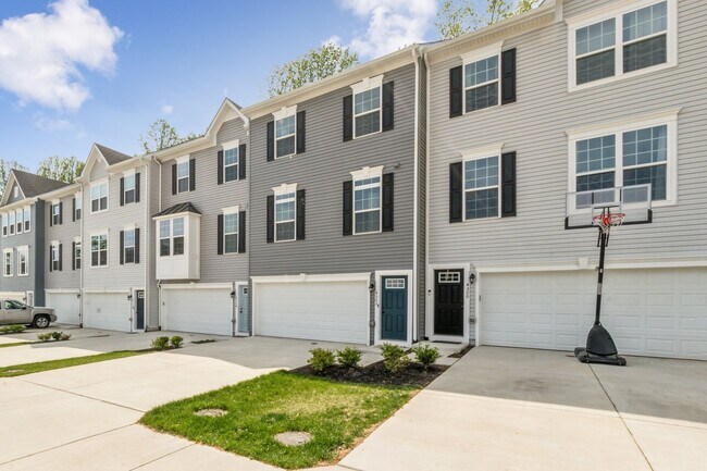 Building Photo - Lukas Park, Over 2000 Square Feet, Nearly New Build... Everything you want all in one! Come see f...