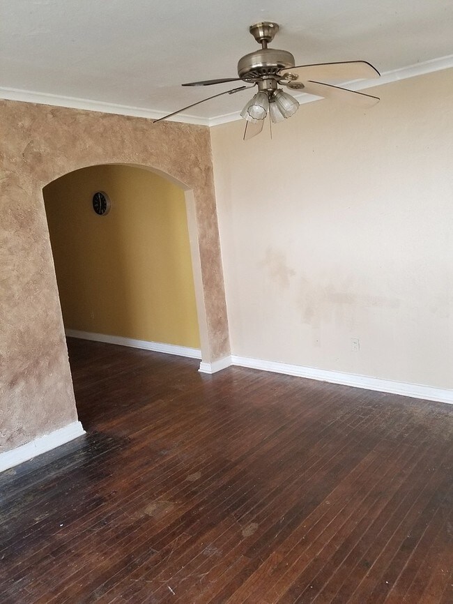 Building Photo - Downtown Dallas Duplex