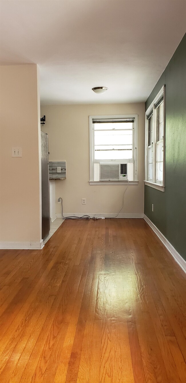 Building Photo - 55 Riberia St