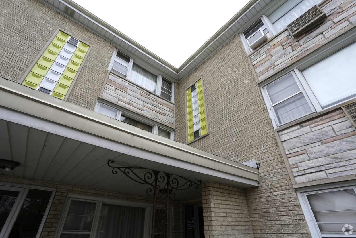 Foto del edificio - 3556 N Nagle Ave
