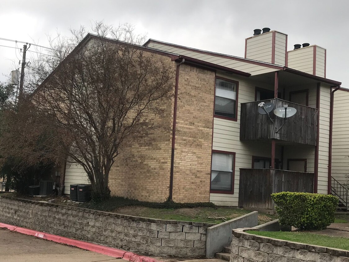 Primary Photo - 1x1 Condo