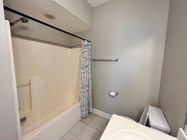 Foto del edificio - 2209 Clairmont Cir