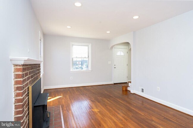 Foto del edificio - 10026 Lorain Ave