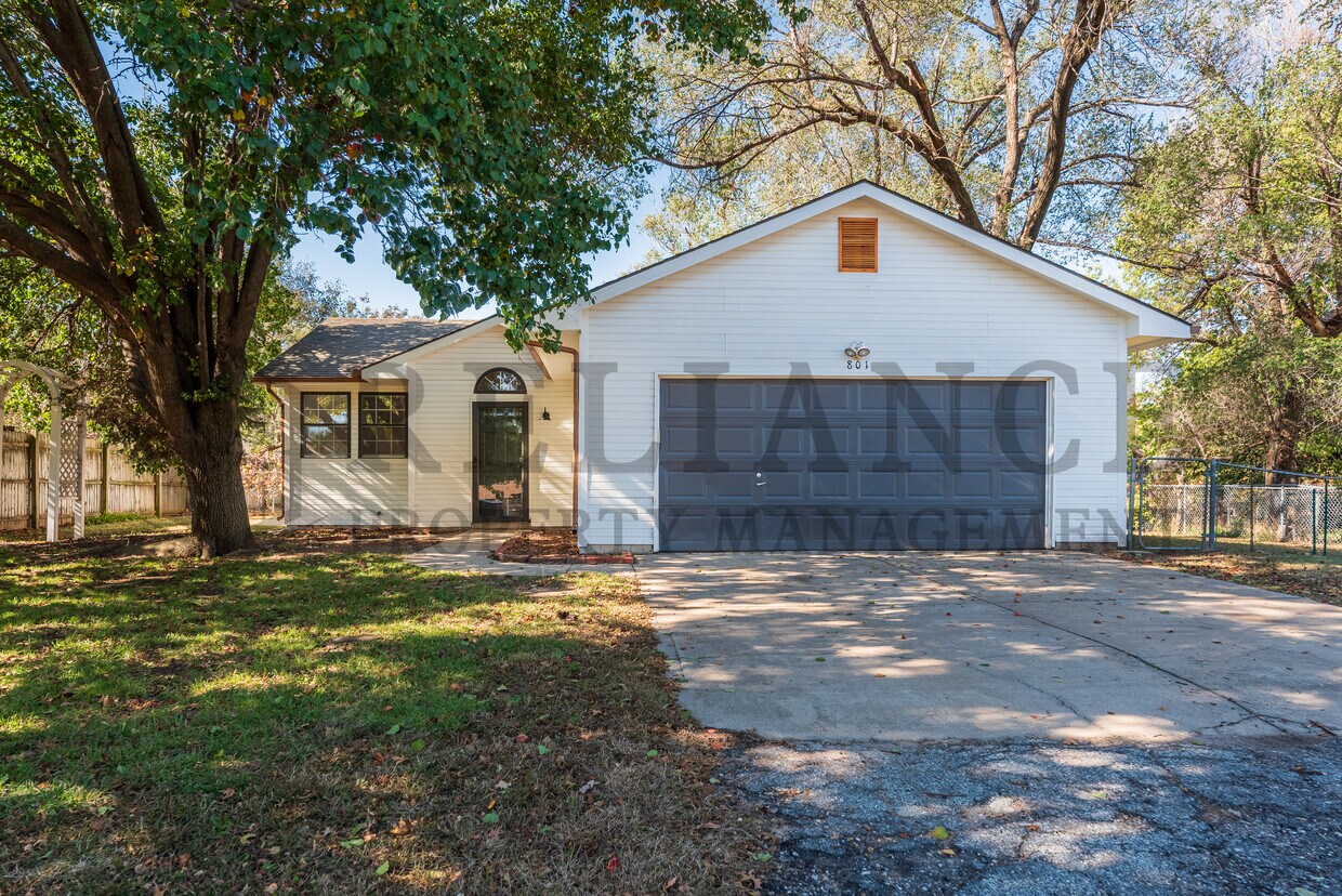 Primary Photo - 801 Atherton St