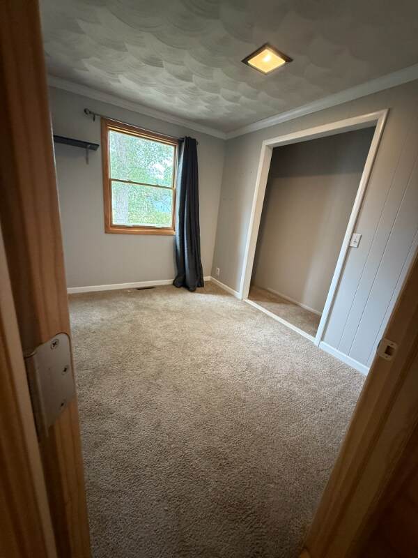 Foto del edificio - 1059 Crown Point Dr